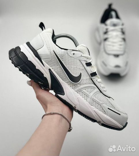 Кроссовки Nike V2K Run Runtekk