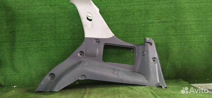 Обшивка багажника пара Mercedes Ml270 163 612.963