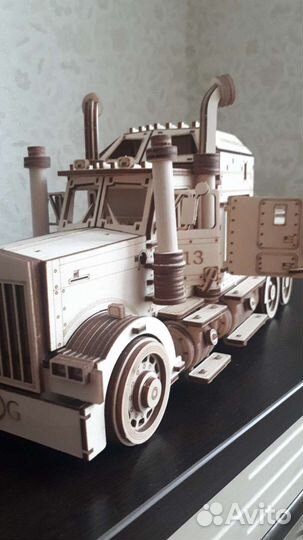 Деревянная сборная модель автомобиля