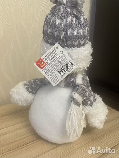 Снеговик под елку