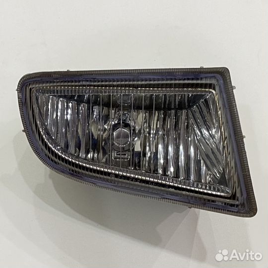 Фара противотуманная Toyota Estima 2000-2004 RH