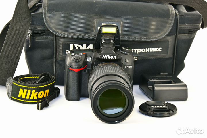 Nikon D7000 16.2MP Kit Nikon AF-S VR 18-105