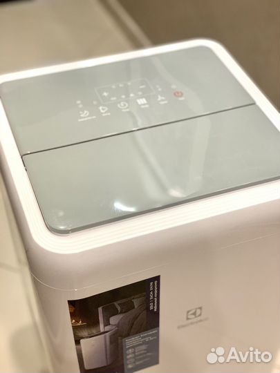 Напольный кондиционер Electrolux