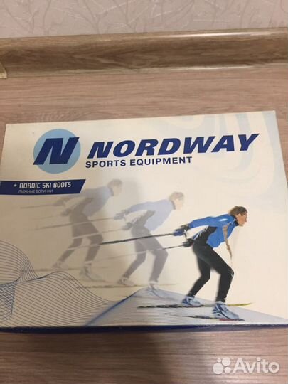 Лыжные ботинки 32 размер Nordway и лыжи