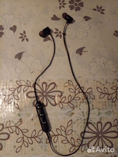 Продам bluetooth наушники