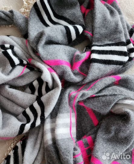 Косынка, бактус, платок, палантин в стиле Burberry