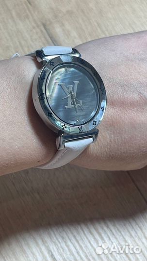 Часы женские LV