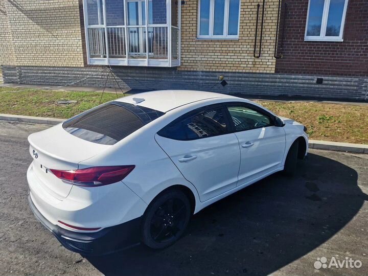 Hyundai Elantra 2.0 AT, 2016, 145 134 км