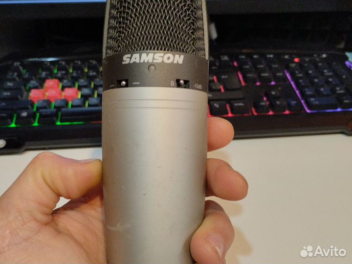 Студийный конденсаторный микрофон Samson C03