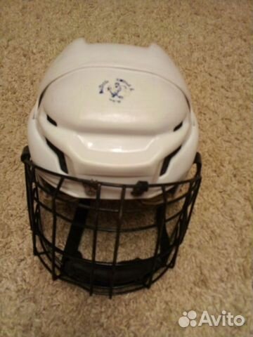 Продается хоккейный шлем