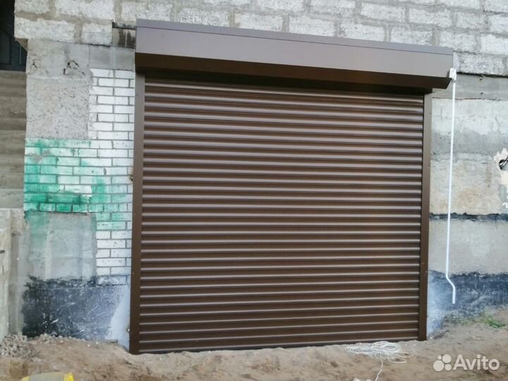 Роллетные ворота для гаража Alutech