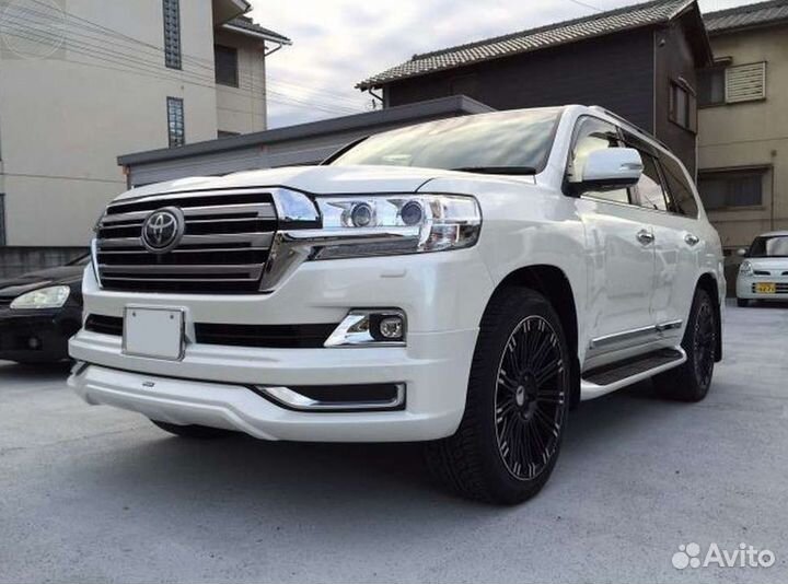 Обновленный обвес на Toyota Land Cruiser 200