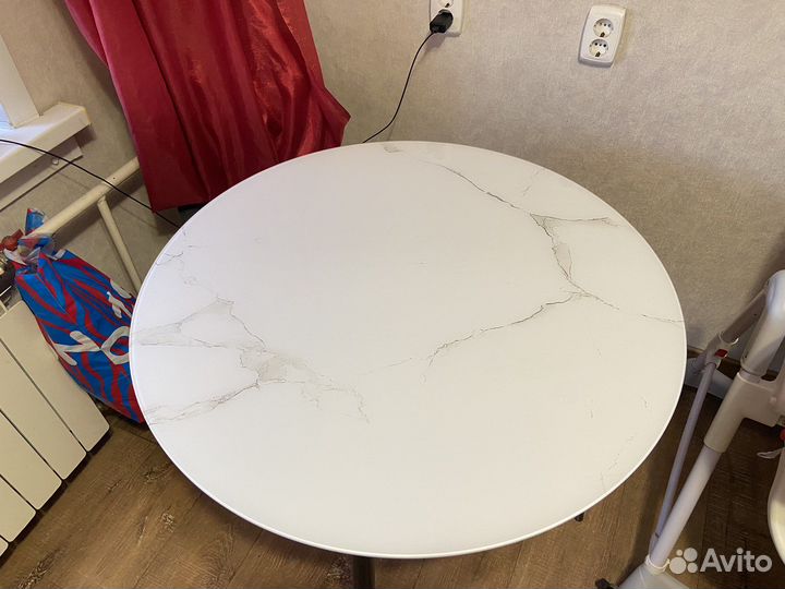 Кухонный стол