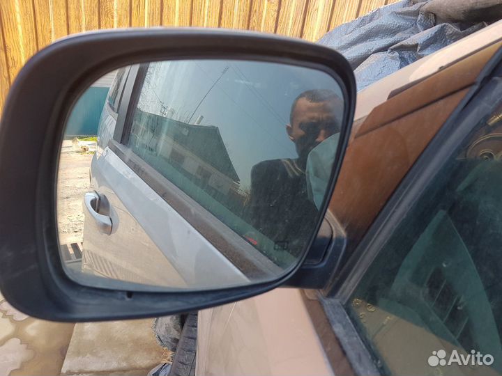 Зеркало правое на Dodge Grand Caravan