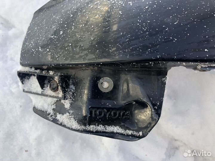 Крыло переднее левое Rav4 00-05