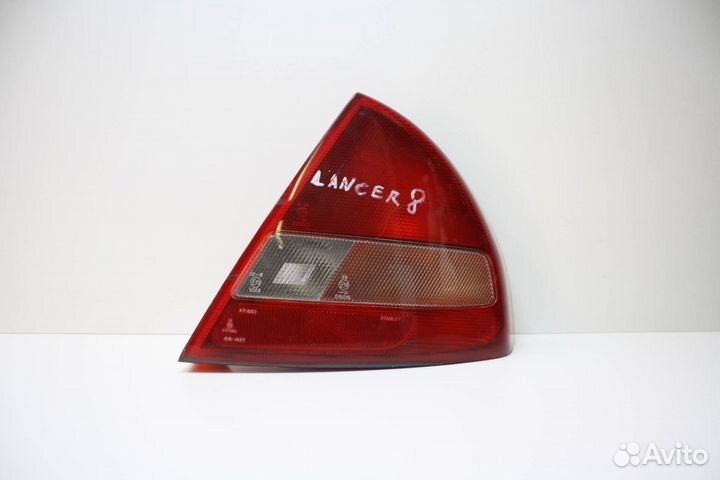 Фонарь задний правый Mitsubishi Lancer 8 1997