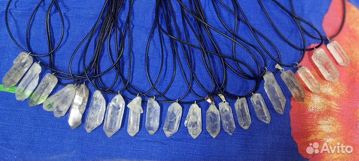 Камни и минералы Уваровит. Горный Хрусталь (Кварц)