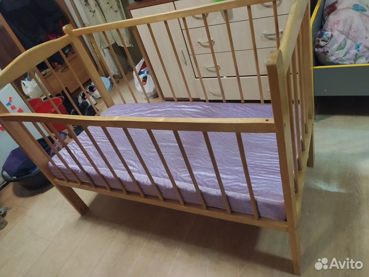 Детская кроватка