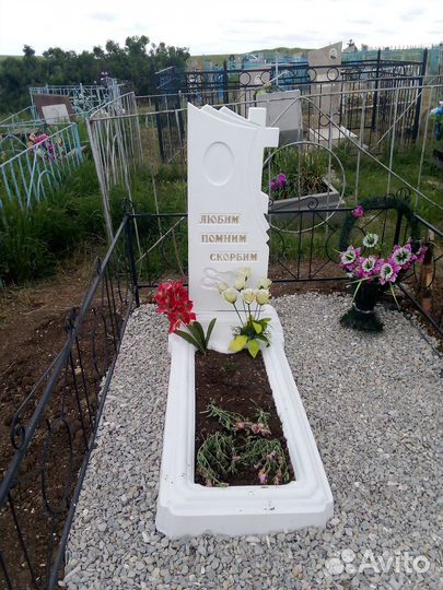 Памятники из бетона