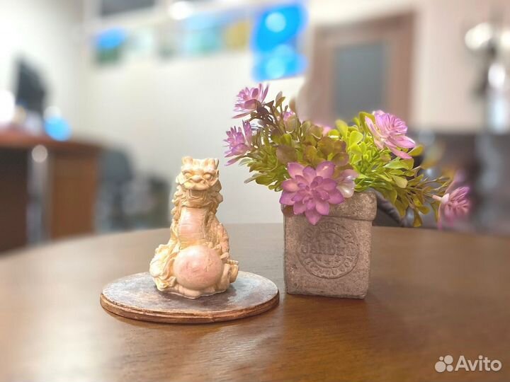 Сувенир статуэтка дракон золотой с яйцом 9х8х6см