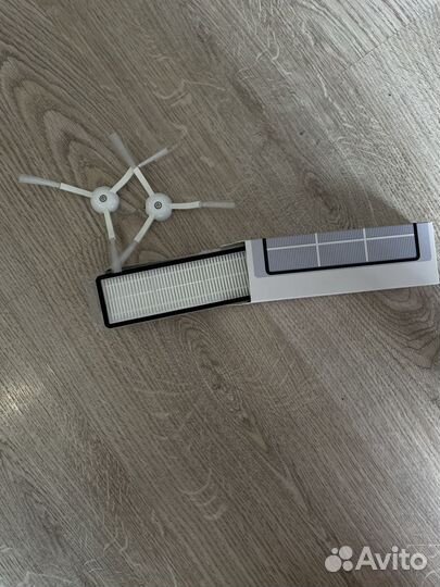 Фильтр и щетки на робот пылесос