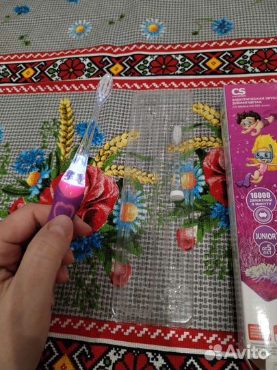 Электрическая зубная щетка детская