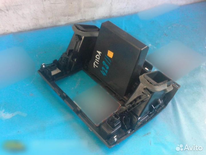 Рамка магнитолы Nissan Tiida C11 2007