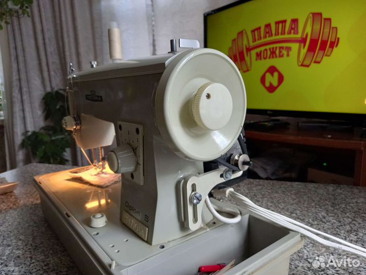 Швейная машина victoria