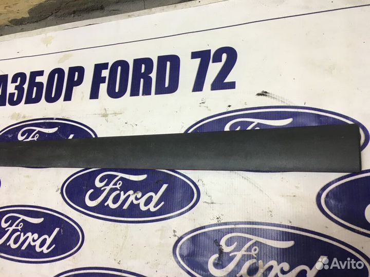 Молдинг двери передний левый Ford Fiesta