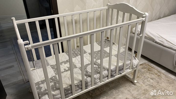 Детская кроватка
