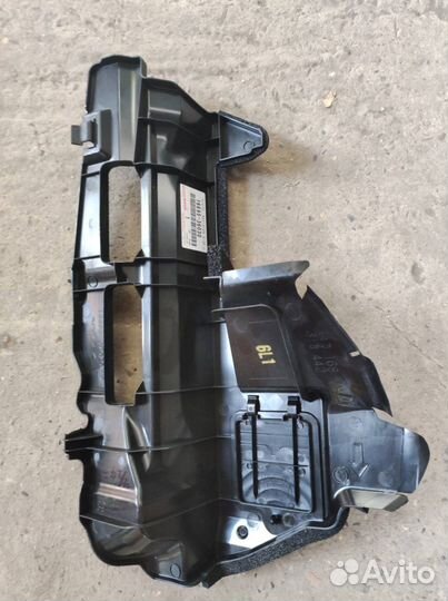 Дефлектор радиатора левый Lexus Nx I