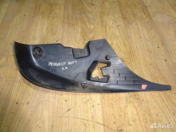 Накладка на торпедо Peugeot 307 2001-2007