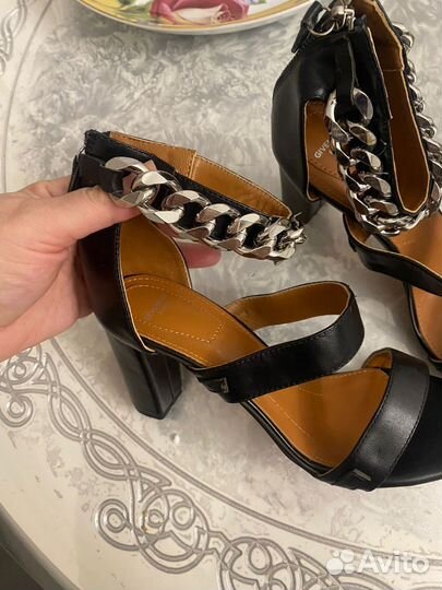 Босоножки новое