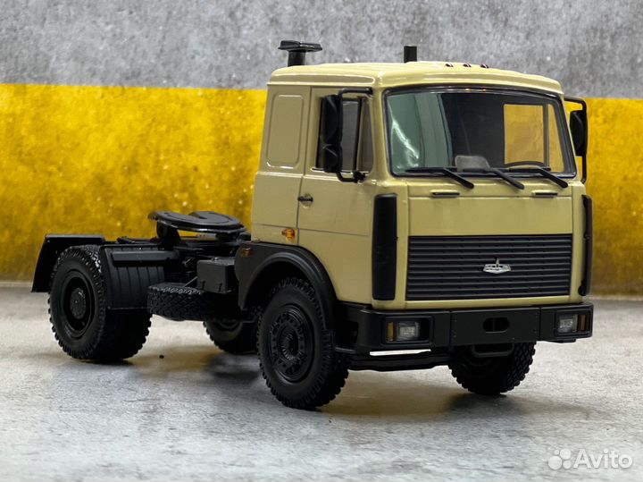 Модель маз 54327 1/43 наш автопром