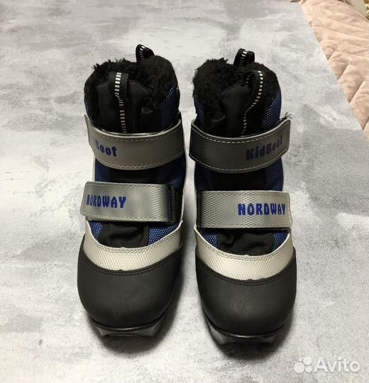 Лыжные ботинки