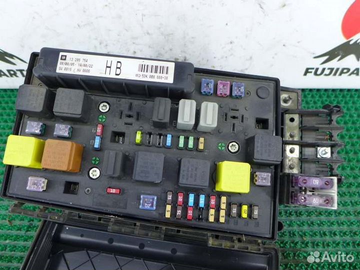 Блок предохранителей Opel Zafira B A05 Z22YH 2005