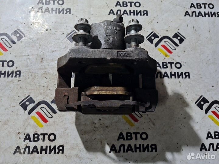 Суппорт задний правый Bmw X5 E70 N52B30 2008