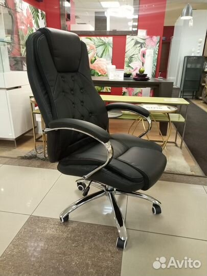 Компьютерное кресло черная эко кожа