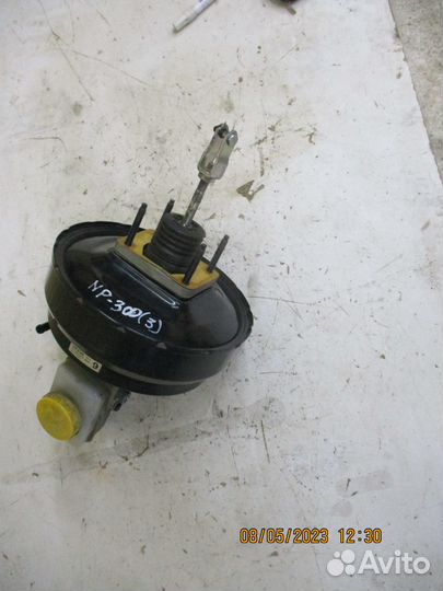 Вакуумник с тормозным цилиндром Ниссан NP300
