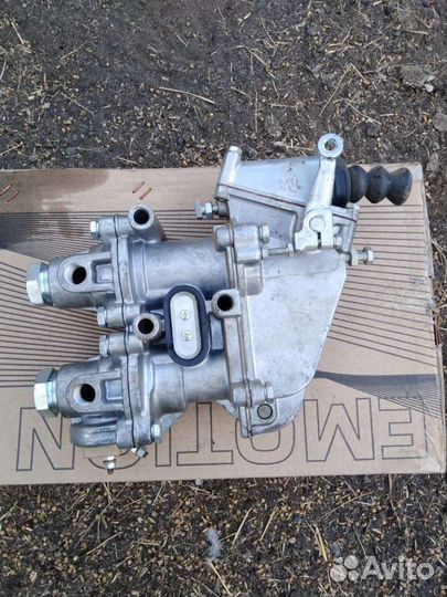 Главный тормозной кран к-700, т-150,зил - 130