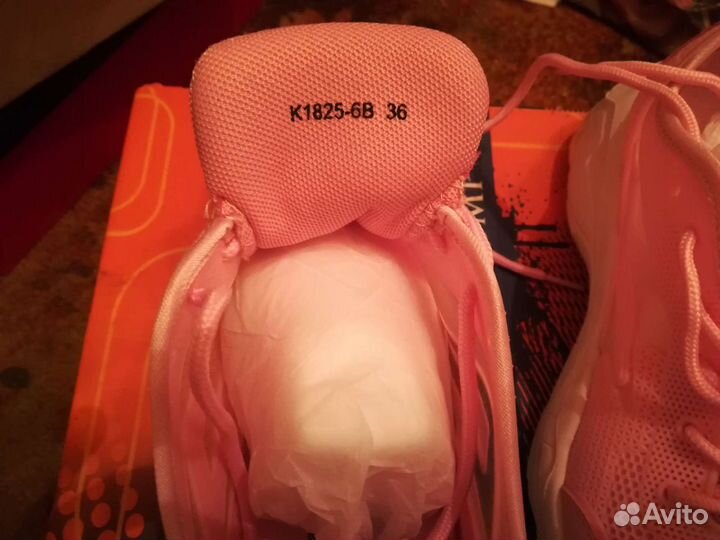 Кроссовки для девочки