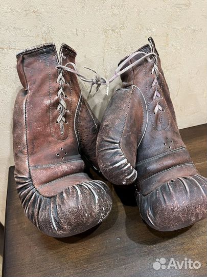 Боксерские перчатки ретро )