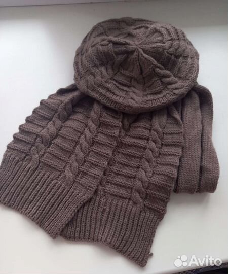 Берет с шарфом