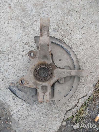 Кулак поворотный Ниссан Альмера G15