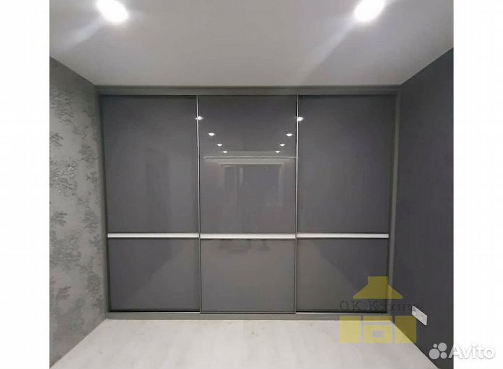 Шкаф в комнату