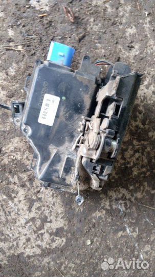 Замок двери задней правой Skoda Octavia (A5 1Z) 2