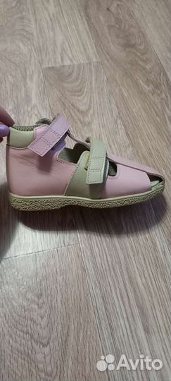 Босоножки для девочки