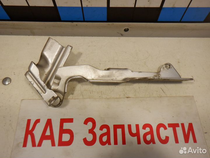 Петля капота правая Kia Sorento 2002-2009