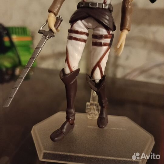 Атака Титанов Леви фигурка