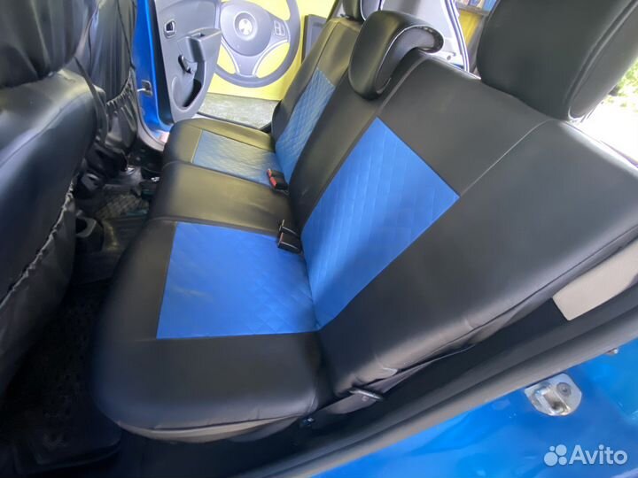 Чехлы на renault sandero